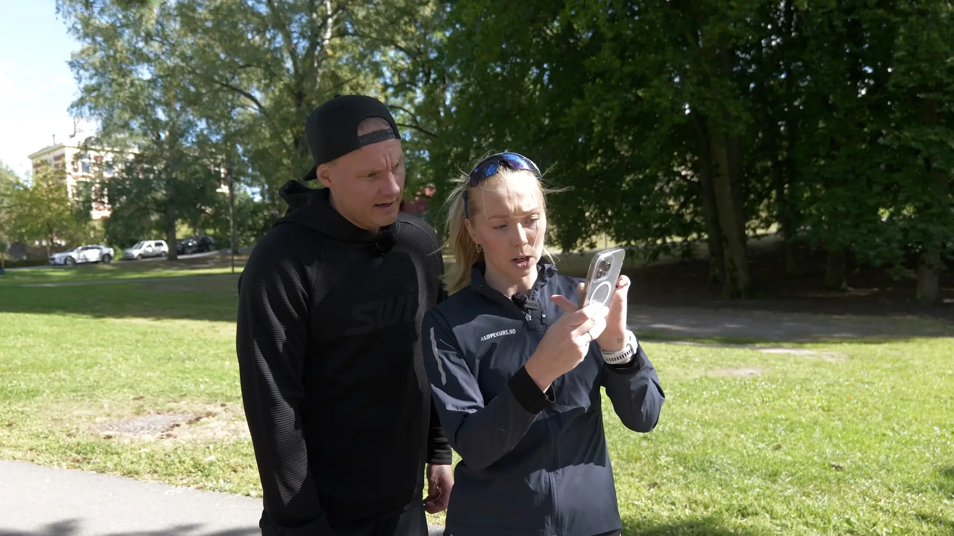 Veronica Undseth filmer innhold til sosiale medier